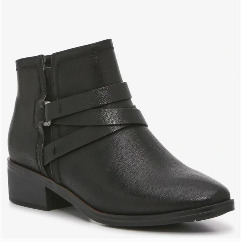 Baretraps Magena Boots 10 NWT Black Ankle Booties Bare Traps Vegan Leather